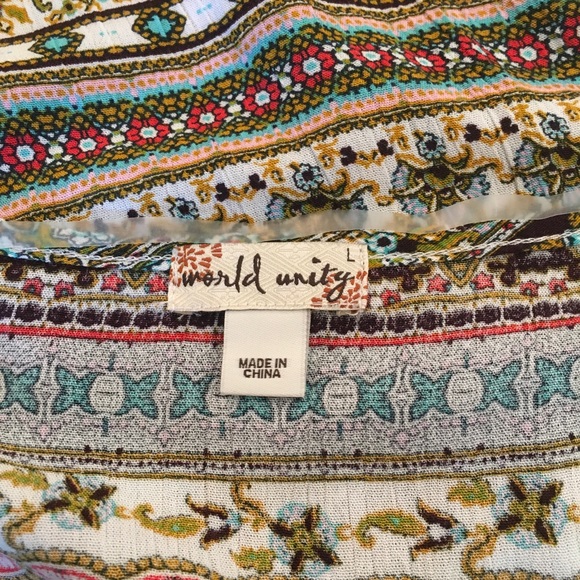 Tunic with Lace Sides by World Unity, Size Large - Picture 5 of 8